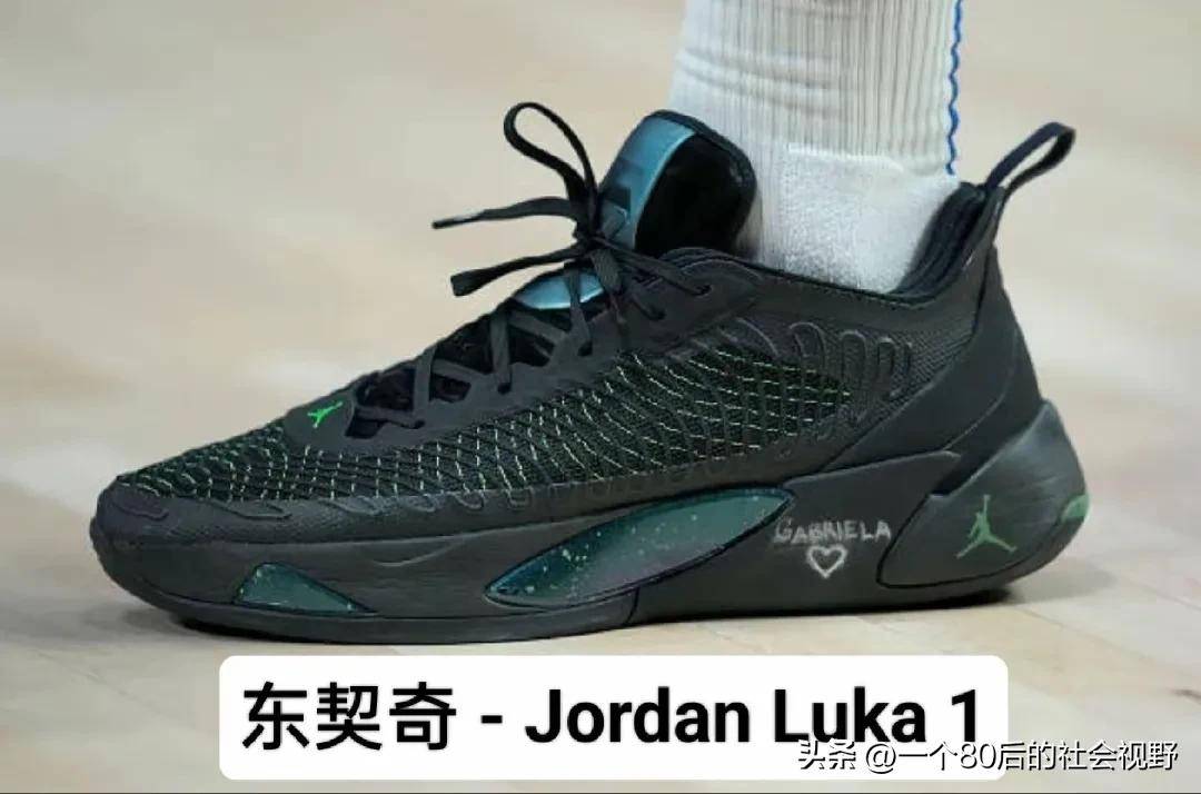 盘点12月2日赛场上最亮眼的球星战靴！九游会j9登录NBA球员球鞋上脚精选：(图3)